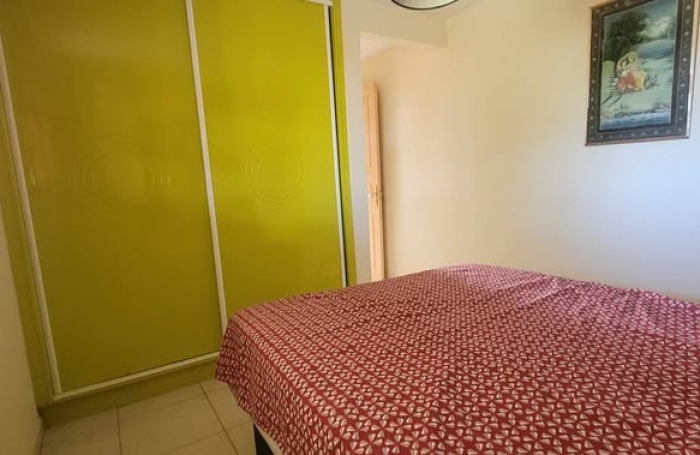 À louer 1500 € par mois à Saint-François : maison avec terrasse