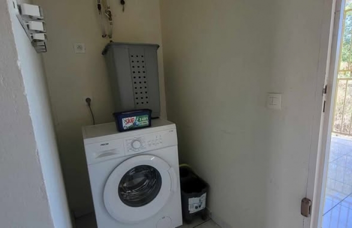 À louer 1500 € par mois à Saint-François : maison avec terrasse