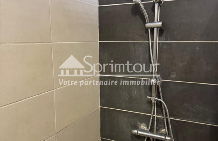 Saint-Claude, Villa T5 Piscine, Studio et Bungalow