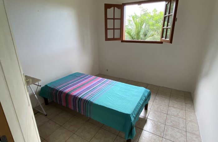 bas de villa T3 gosier pliane
