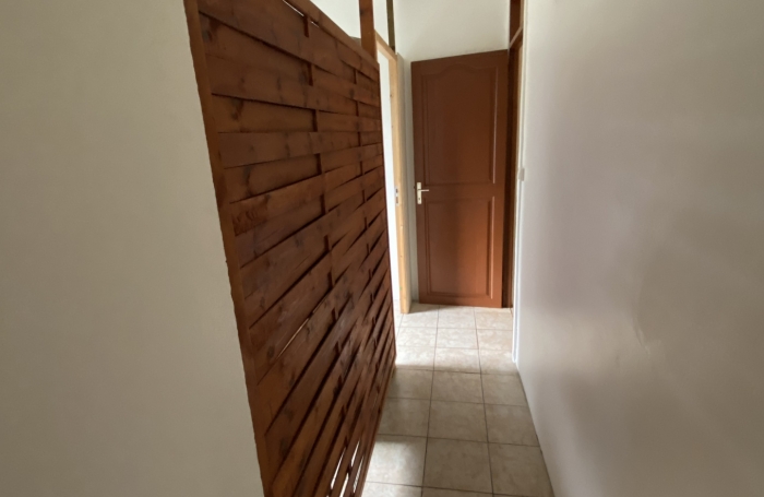 bas de villa T3 gosier pliane