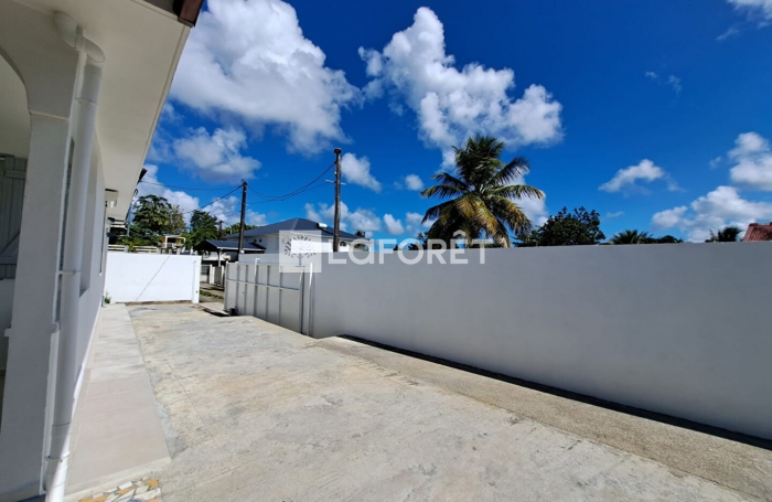 Vente Maison 122m² 4 pièces Les Abymes