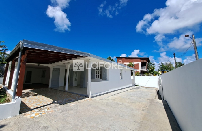 Vente Maison 122m² 4 pièces Les Abymes