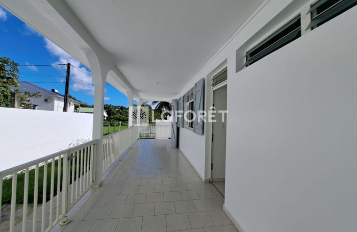 Vente Maison 122m² 4 pièces Les Abymes