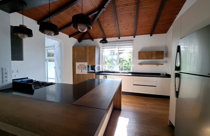 Vente Maison 208m² 6 pièces Gourbeyre