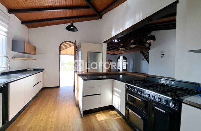 Vente Maison 208m² 6 pièces Gourbeyre