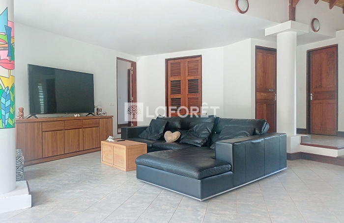Vente Maison 232m² 9 pièces Lamentin