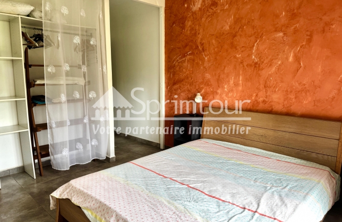 TROIS-RIVIERES, Villa T5 avec Jardin Arboré et Bassin Naturel, dans un Havre de Paix