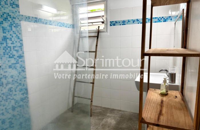 TROIS-RIVIERES, Villa T5 avec Jardin Arboré et Bassin Naturel, dans un Havre de Paix