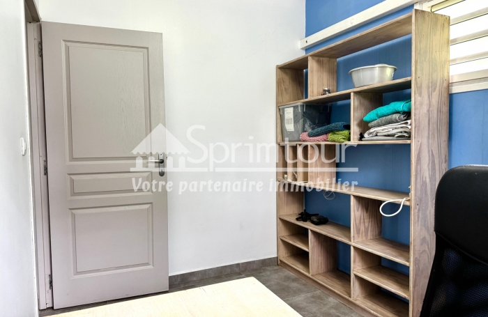 TROIS-RIVIERES, Villa T5 avec Jardin Arboré et Bassin Naturel, dans un Havre de Paix