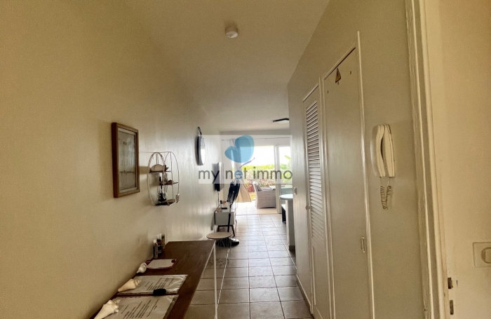 Bel appartement meublé, disponible de suite, dans une résidence sécurisée avec belle vue sur la mer