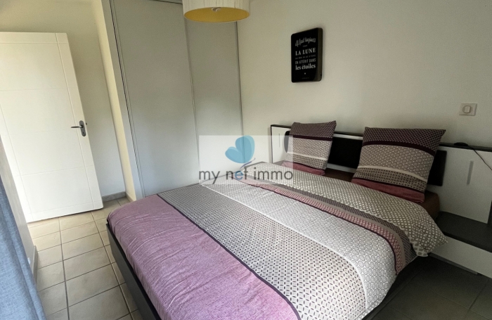 Bel appartement meublé, disponible de suite, dans une résidence sécurisée avec belle vue sur la mer