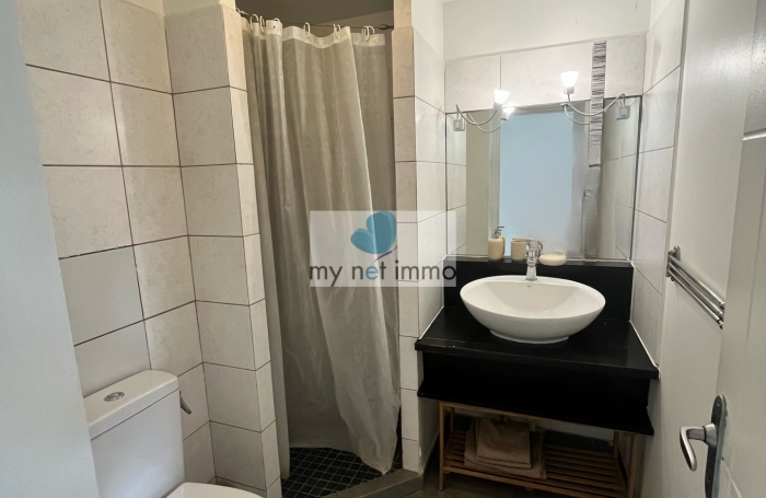 Bel appartement meublé, disponible de suite, dans une résidence sécurisée avec belle vue sur la mer