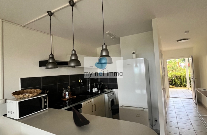Bel appartement meublé, disponible de suite, dans une résidence sécurisée avec belle vue sur la mer