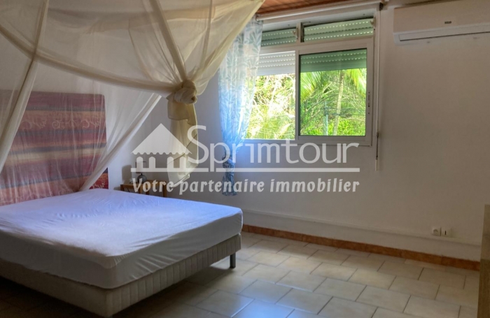 À LOUER À BAILLIF   APPARTEMENT T 3 MEUBLE ET CLIMATISE  DE 93 M2 - QUARTIER CALME