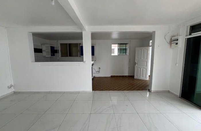 Location Appartement 92m&sup2; 4 pi&#232;ces Le Moule