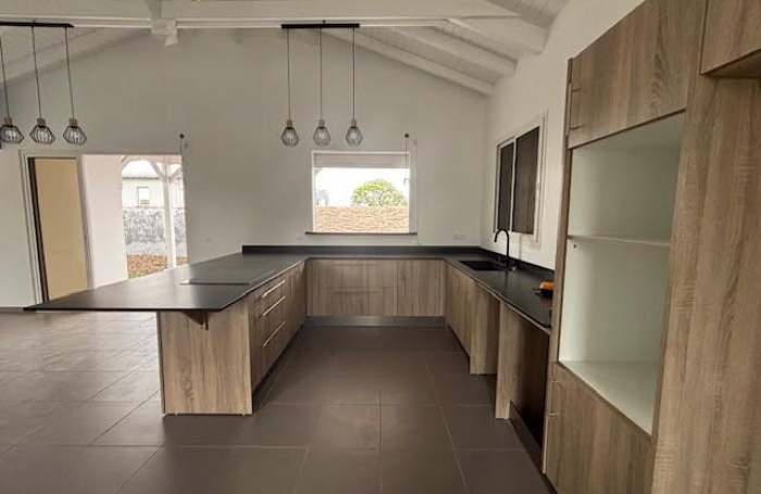 Location Maison 111m&sup2; 4 pi&#232;ces Saint François