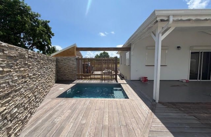 Location Maison 111m&sup2; 4 pi&#232;ces Saint François