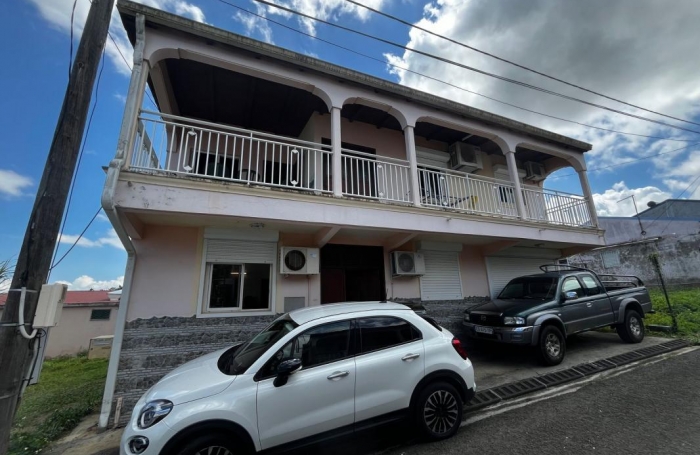 Vente Maison 199.87m&sup2; 7 pi&#232;ces Sainte Rose