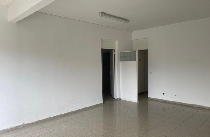 Location Local commercial 77m&sup2; Le Moule