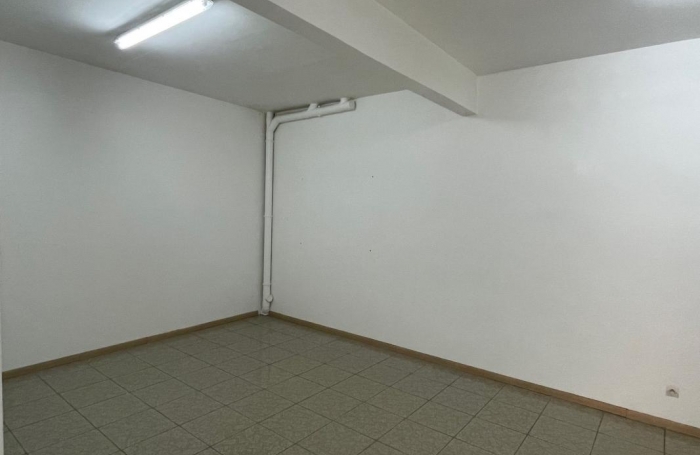 Location Local commercial 77m&sup2; Le Moule