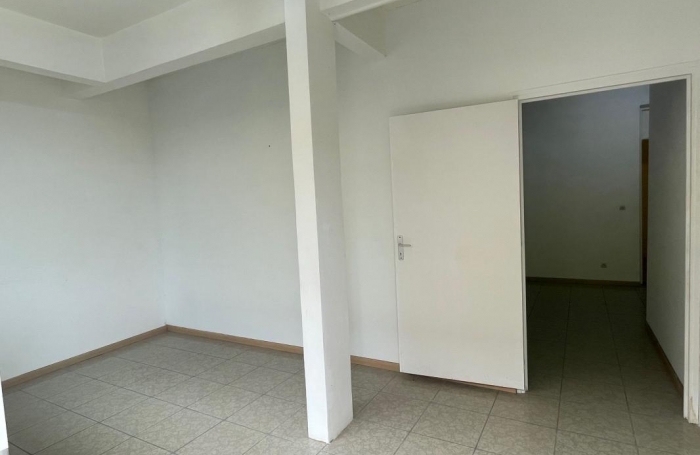 Location Local commercial 77m&sup2; Le Moule