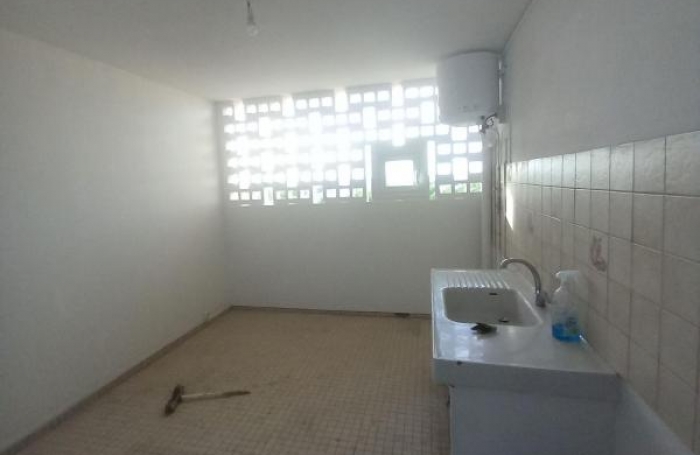 Location Appartement 78.83m&sup2; 3 pi&#232;ces Les Abymes