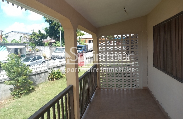 À vendre à Goyave   Grande maison F7 de 168 m2 avec jardin
