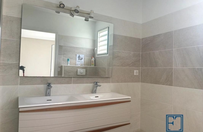 Location Maison 86.6m&sup2; 4 pi&#232;ces Saint François