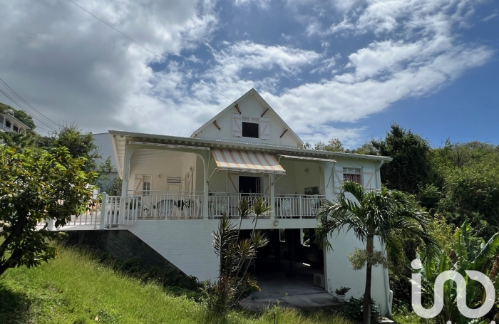 Vente Maison 110m&sup2; 6 pi&#232;ces Vieux Fort