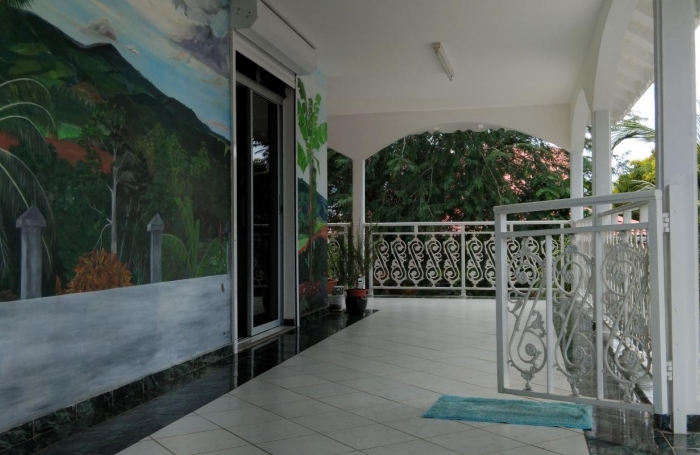 Vente Maison 225m&sup2; 7 pi&#232;ces Lamentin