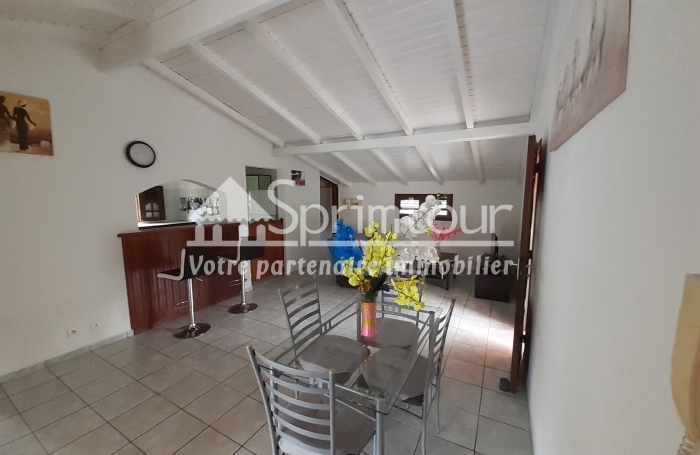 PETIT BOURG Haut de villa T3 meublé