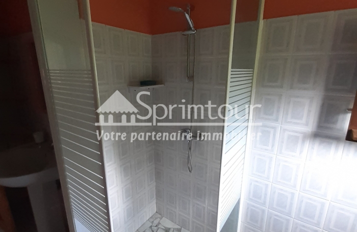 PETIT BOURG Haut de villa T3 meublé