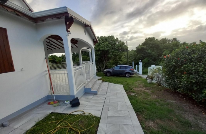 Location Maison 80m&sup2; 3 pi&#232;ces Sainte Anne