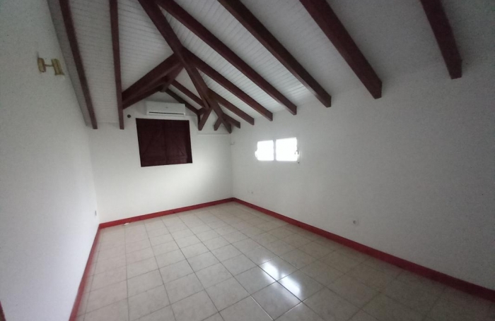 Location Maison 80m&sup2; 3 pi&#232;ces Sainte Anne