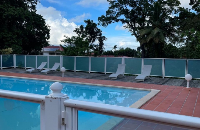 Exceptionnel Petit-Bourg - Villa meublée T8 au coeur d'un jardin tropical de 4800 m2