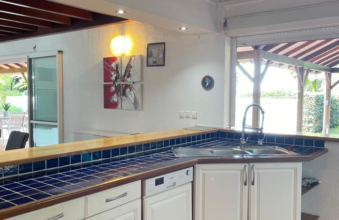 Exceptionnel Petit-Bourg - Villa meublée T8 au coeur d'un jardin tropical de 4800 m2