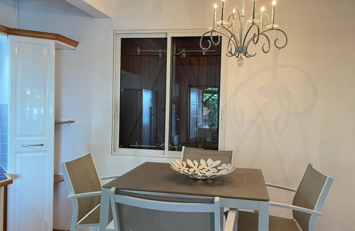 Exceptionnel Petit-Bourg - Villa meublée T8 au coeur d'un jardin tropical de 4800 m2