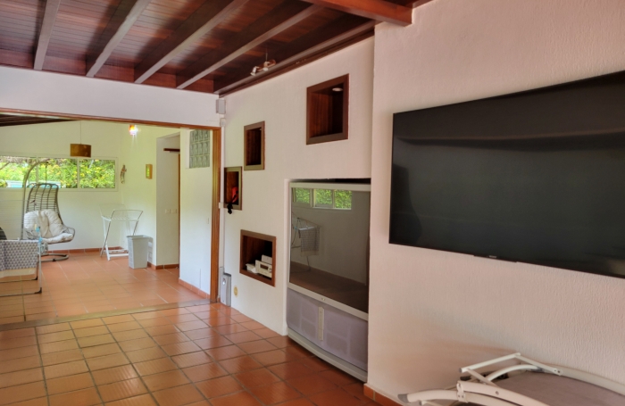 Exceptionnel Petit-Bourg - Villa meublée T8 au coeur d'un jardin tropical de 4800 m2