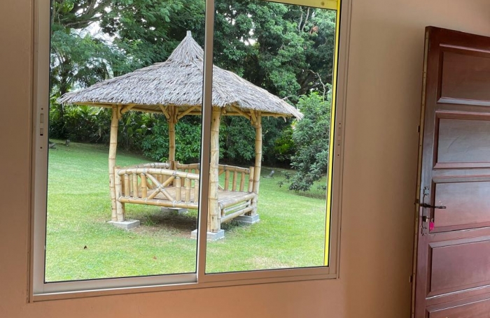 Exceptionnel Petit-Bourg - Villa meublée T8 au coeur d'un jardin tropical de 4800 m2