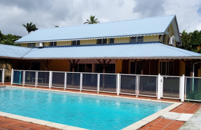 Exceptionnel Petit-Bourg - Villa meublée T8 au coeur d'un jardin tropical de 4800 m2