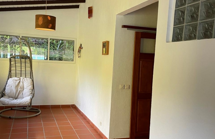 Exceptionnel Petit-Bourg - Villa meublée T8 au coeur d'un jardin tropical de 4800 m2