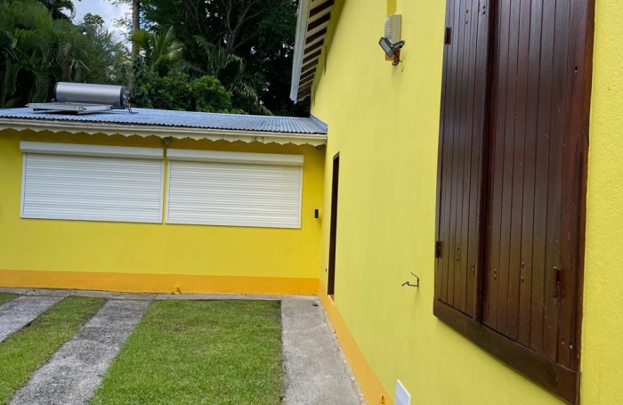 Exceptionnel Petit-Bourg - Villa meublée T8 au coeur d'un jardin tropical de 4800 m2