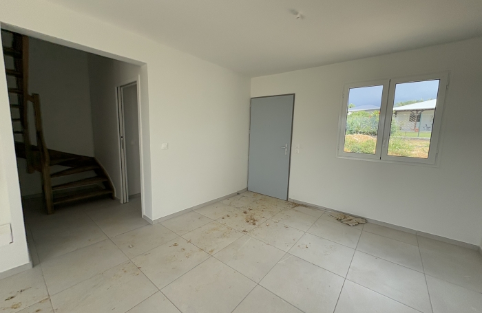 4 MAISONS MITOYENNES T4 EN DUPLEX AVEC JARDIN BAIE-MAHAULT