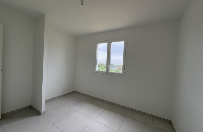 4 MAISONS MITOYENNES T4 EN DUPLEX AVEC JARDIN BAIE-MAHAULT