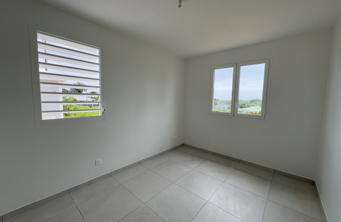 4 MAISONS MITOYENNES T4 EN DUPLEX AVEC JARDIN BAIE-MAHAULT