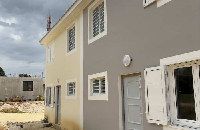 4 MAISONS MITOYENNES T4 EN DUPLEX AVEC JARDIN BAIE-MAHAULT
