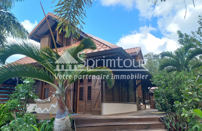 HABITATION de CHARME et D'EXCEPTION + BUNGALOW , piscines à Pointe Noire - Belle vue sur la Mer des Caraibe