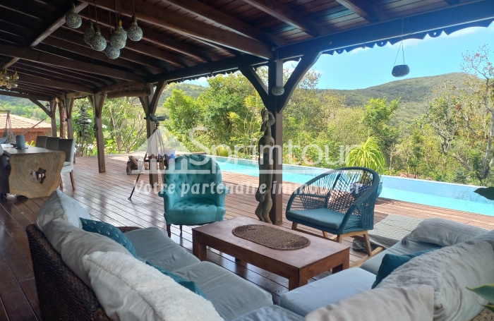HABITATION de CHARME et D'EXCEPTION + BUNGALOW , piscines à Pointe Noire - Belle vue sur la Mer des Caraibe