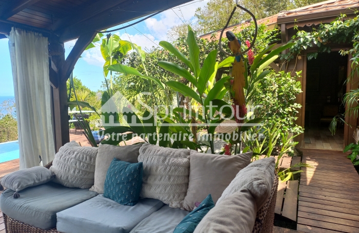 HABITATION de CHARME et D'EXCEPTION + BUNGALOW , piscines à Pointe Noire - Belle vue sur la Mer des Caraibe